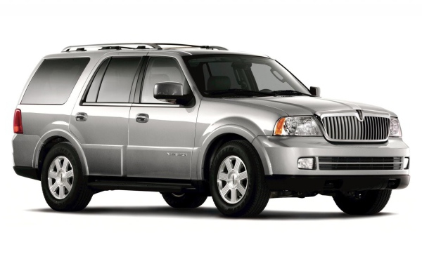 Автомобиль марки Lincoln модели Navigator