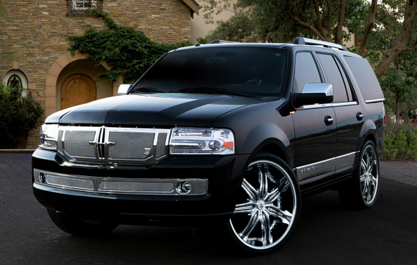 Новый автомобиль Lincoln Navigator