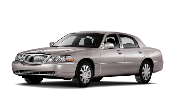 Фото автомобиля Lincoln Town Car