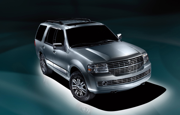 Надежная машина Lincoln Navigator 2014