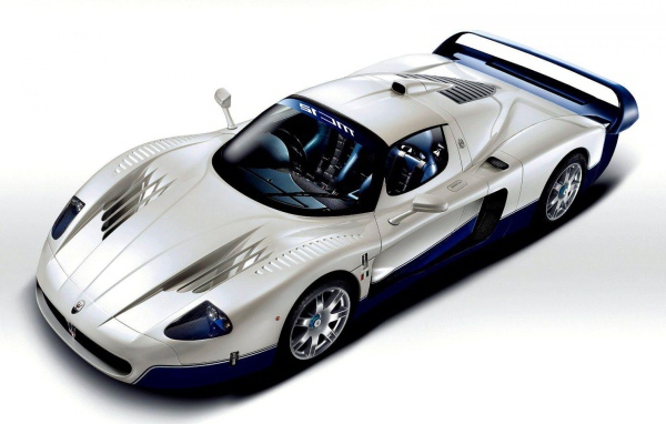 Дизайн автомобиля Maserati MC12
