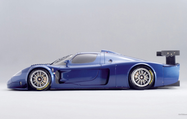 Надежный автомобиль Maserati MC12