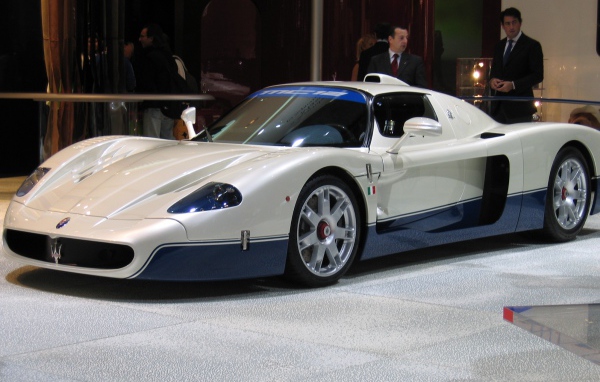 Надежная машина Maserati MC12