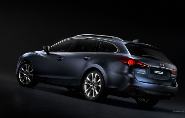 Автомобиль марки Mazda модели 6