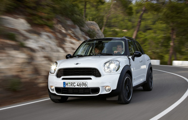 Стремительный mini cooper countryman