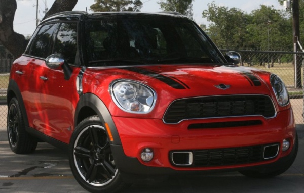 Красный mini cooper countryman