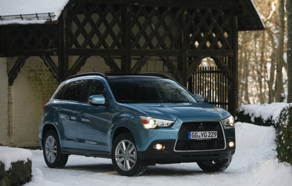 Красивый автомобиль Mitsubishi ASX
