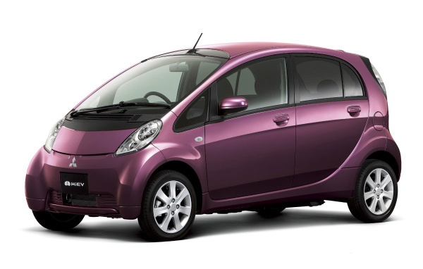 Красивый автомобиль Mitsubishi Electric