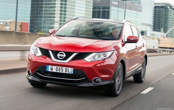 Красивый автомобиль Nissan Quashqai 2014