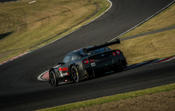 Надежная машина Nissan GT-R Nismo 2014