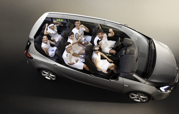 Новый автомобиль Opel Zafira