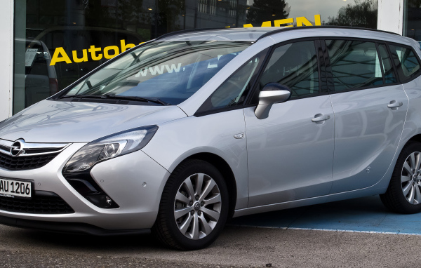 Надежный автомобиль Opel Zafira