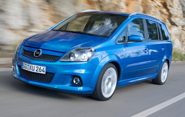 Надежная машина Opel Zafira