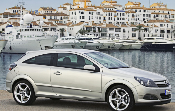 Тест драйв автомобиля Opel Astra GTC