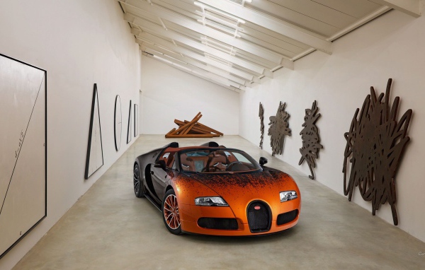 Автомобиль в галерее