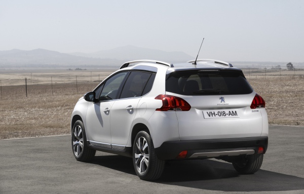 Красивый автомобиль Peugeot 6008 2014  в Москве