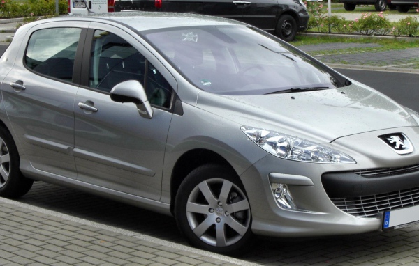 Peugeot 308 в городе