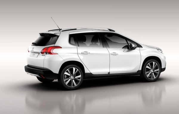 Тест драйв автомобиля Peugeot 6008 2014 года