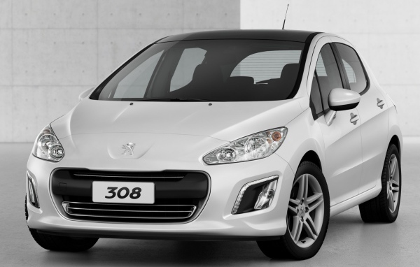 Белый Peugeot 308