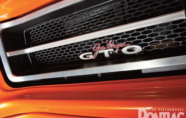 Красивый автомобиль Pontiac GTO 1969 в Москве