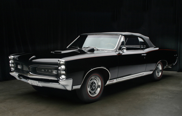 Новая машина Pontiac GTO