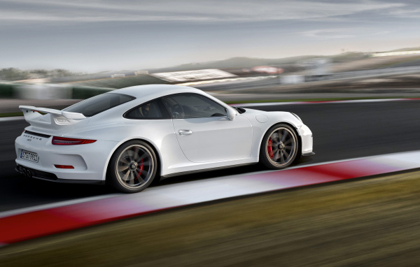 Дизайн автомобиля Porsche 911 Turbo 2014