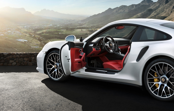 Новая машина Porsche 911 Turbo 2014