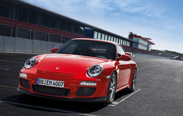 Автомобиль Porsche 911