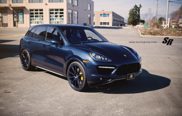 Porsche Cayenne в городе