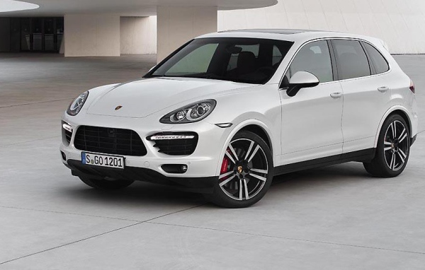 Белый Porsche Cayenne