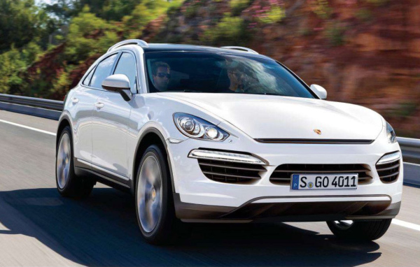 Белый Porsche Macan