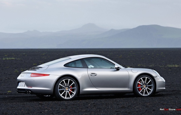 Порш 911 в пустыне