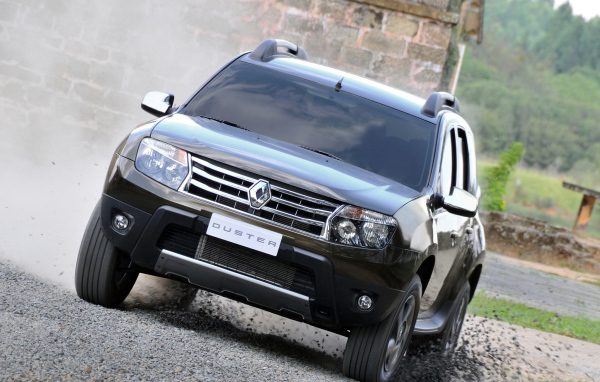 Красивый автомобиль Renault Duster