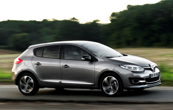 Красивый автомобиль Renault Megane 2014  в Москве