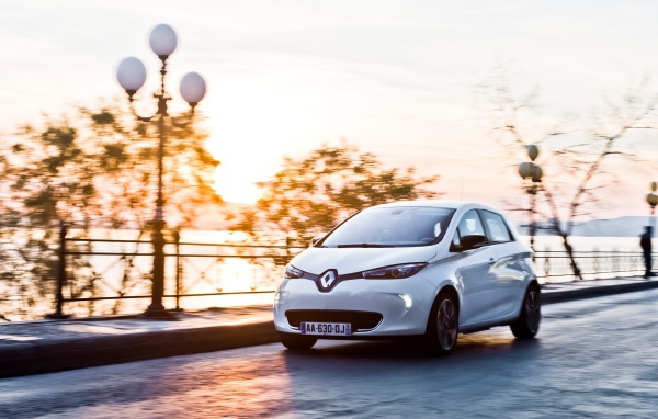 Надежная машина Renault Next Two 2014