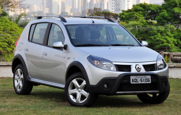 Тест драйв автомобиля Renault Sandero