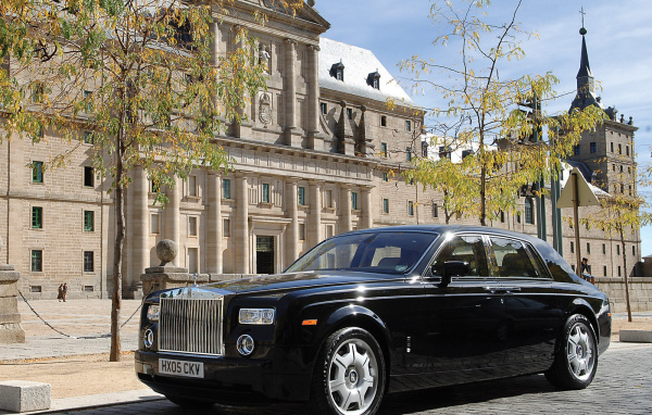  Красивый автомобиль Rolls Royce Ghost