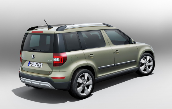 Красивый автомобиль Skoda Yeti 2014