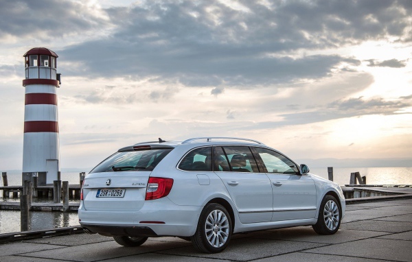 Надежный автомобиль Skoda Octavia 2014