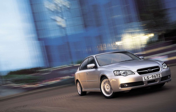 Автомобиль марки Subaru модели Legacy