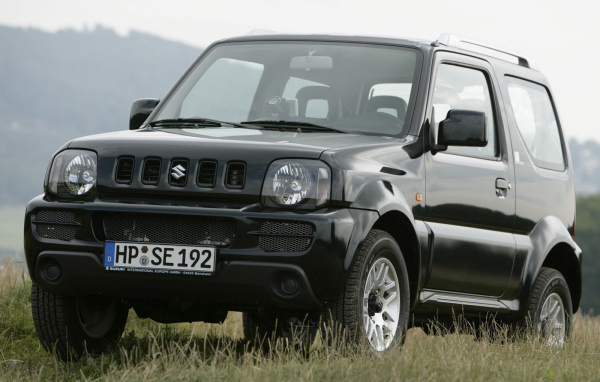   Красивый автомобиль Suzuki Jimny в Москве