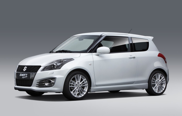  Красивый автомобиль Suzuki Swift в Москве