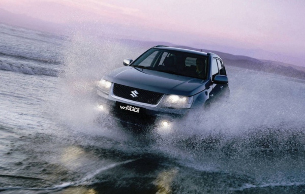 Надежная машина Suzuki Grand Vitara 2014