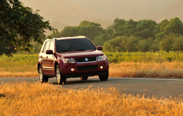 Надежный автомобиль Suzuki Grand Vitara 2014