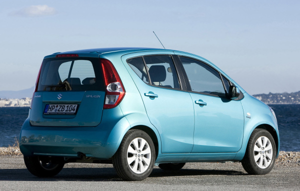 Надежный автомобиль Suzuki Splash