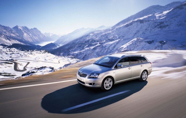 Дизайн автомобиля Toyota Avensis 2013