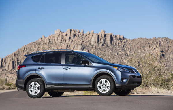 Тест драйв автомобиля Toyota RAV4