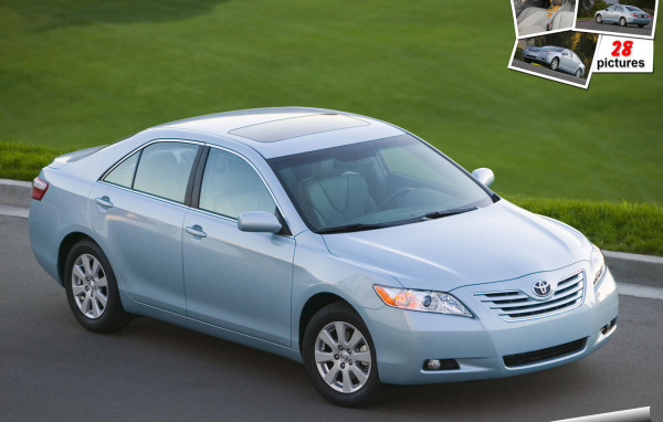 Автомобиль марки Toyota модели Camry