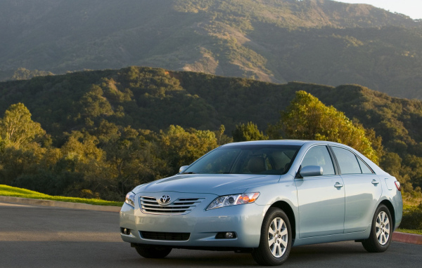 Надежная машина Toyota Camry
