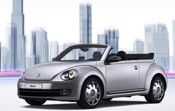 Красивый автомобиль Volkswagen Beetle 2014